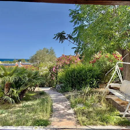 Ferrata - A 300m Dal Mare Apartment *